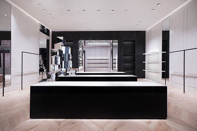 Givenchy Boutique in Fashion Avenue, Dubai Mall Givenchy Boutique in Fashion Avenue, Dubai Mall 2